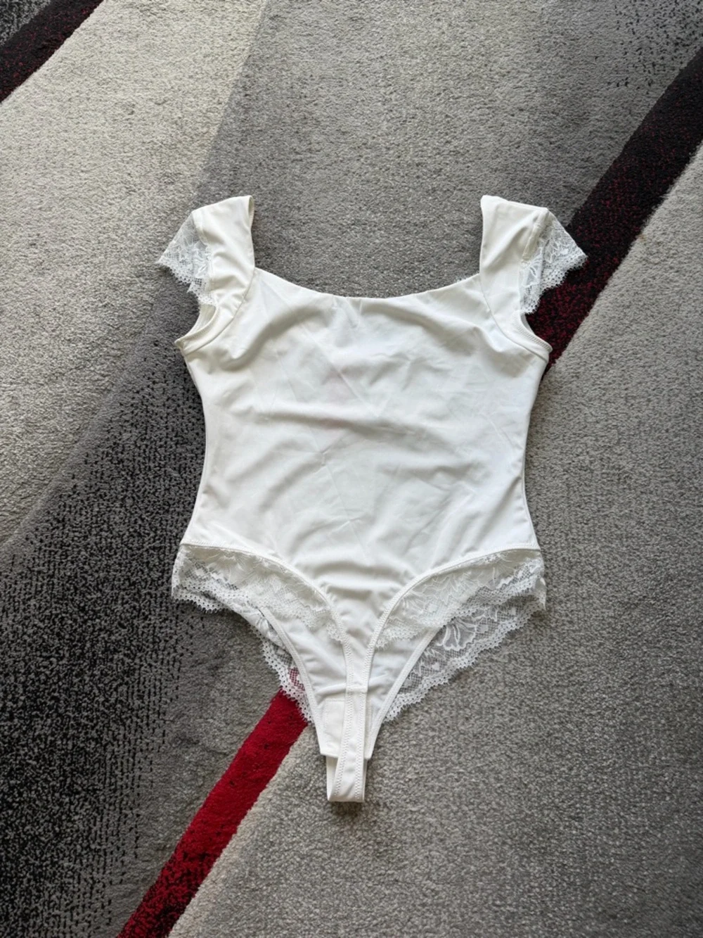 Popilush White Lace Cap Sleeve V Neck Shapewear Tummy Control Bodysuit - Picture 5 of 5
